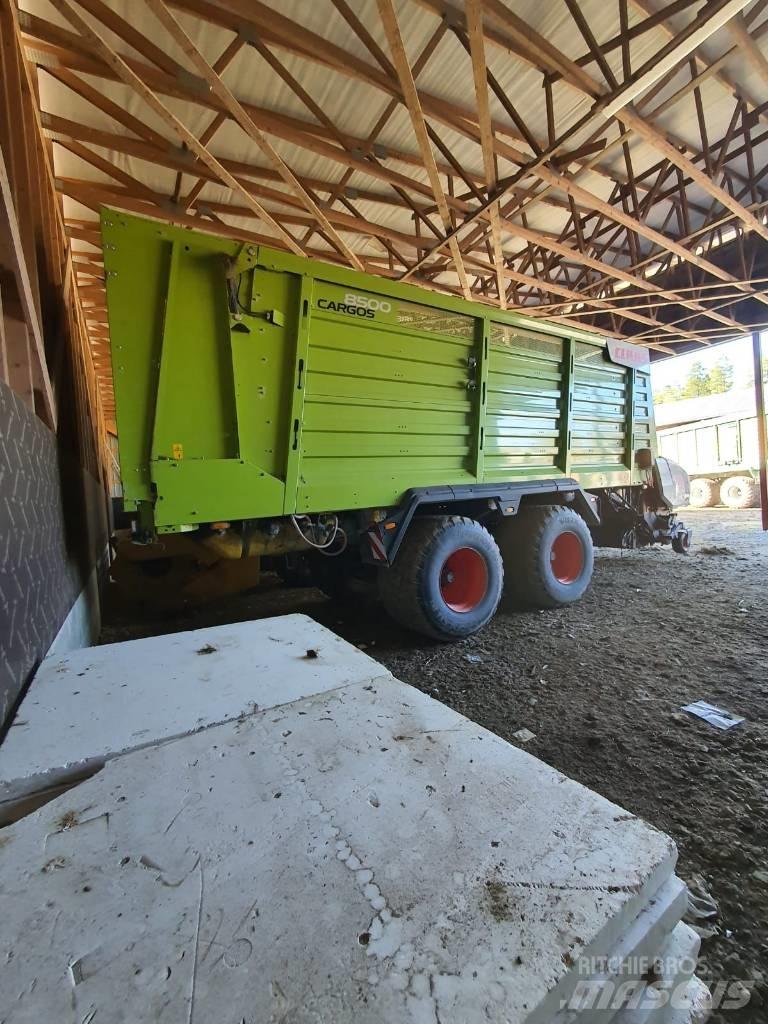 CLAAS Cargos 8500 自裝式拖車