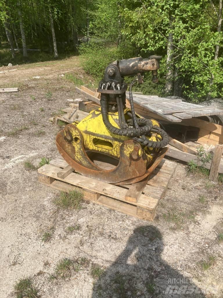 Loglift F118ST9.6 木材起重機