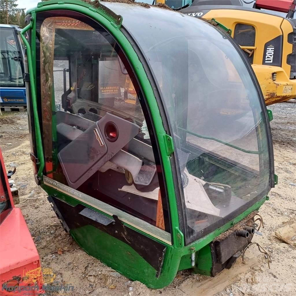 John Deere 1270e 駕駛室與內部