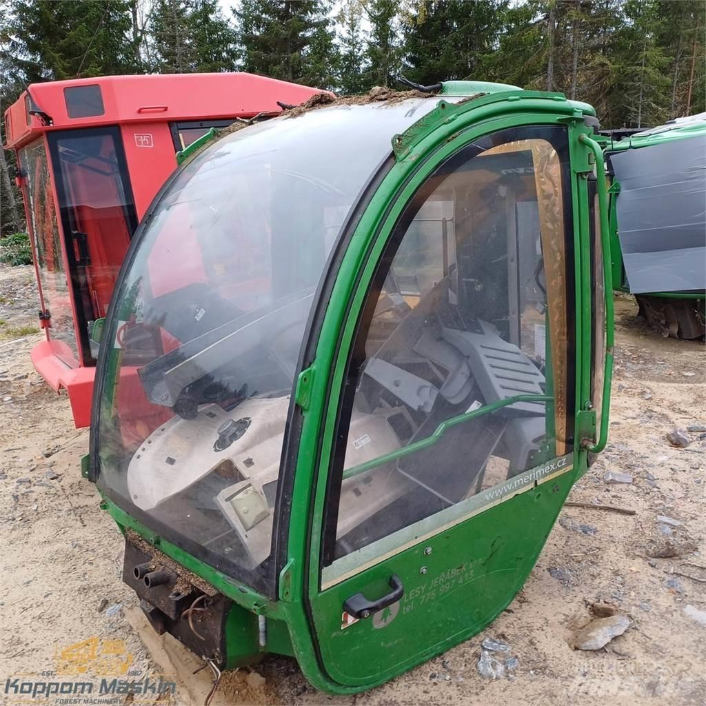 John Deere 1270e 駕駛室與內部