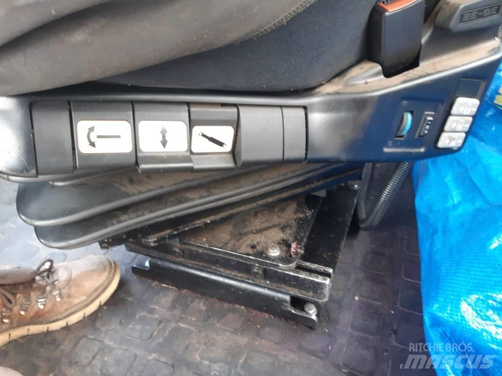 Komatsu 931.2 收穫機