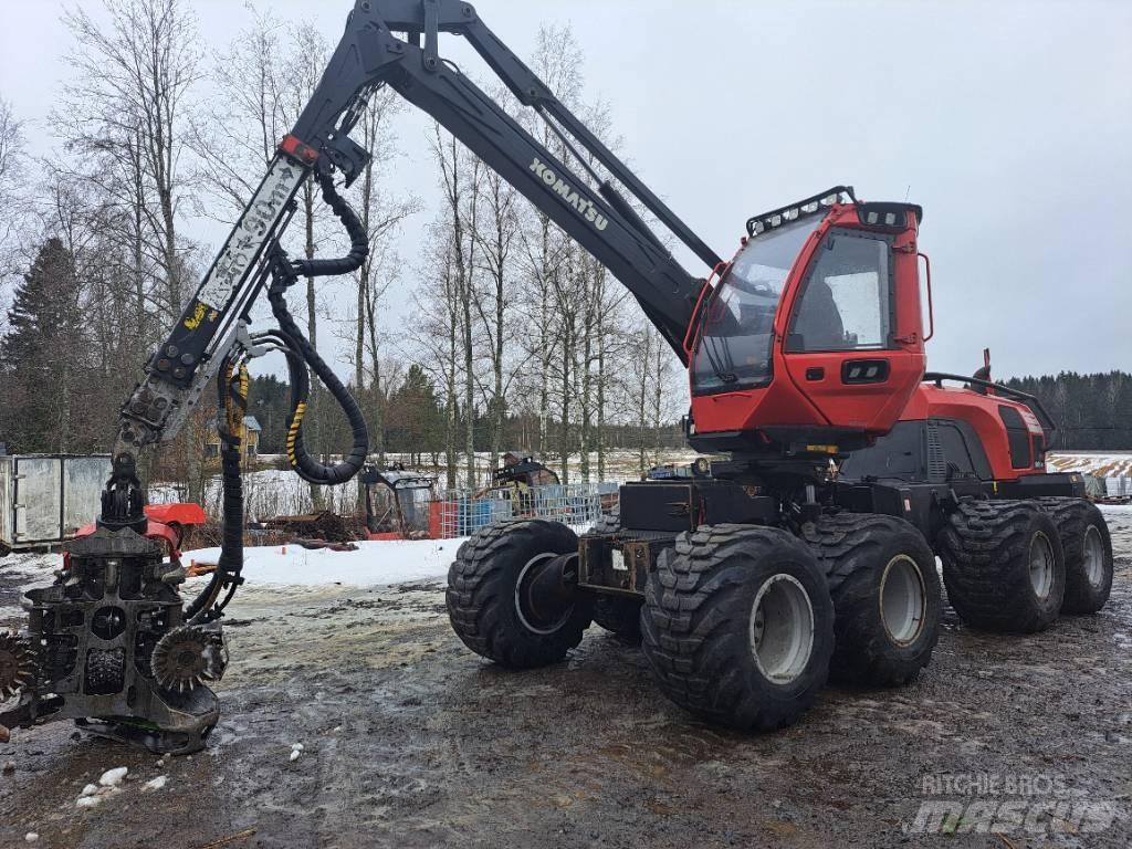 Komatsu 901 XC 收穫機