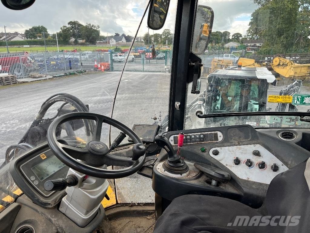 JCB 434s 農業用伸縮臂裝載機