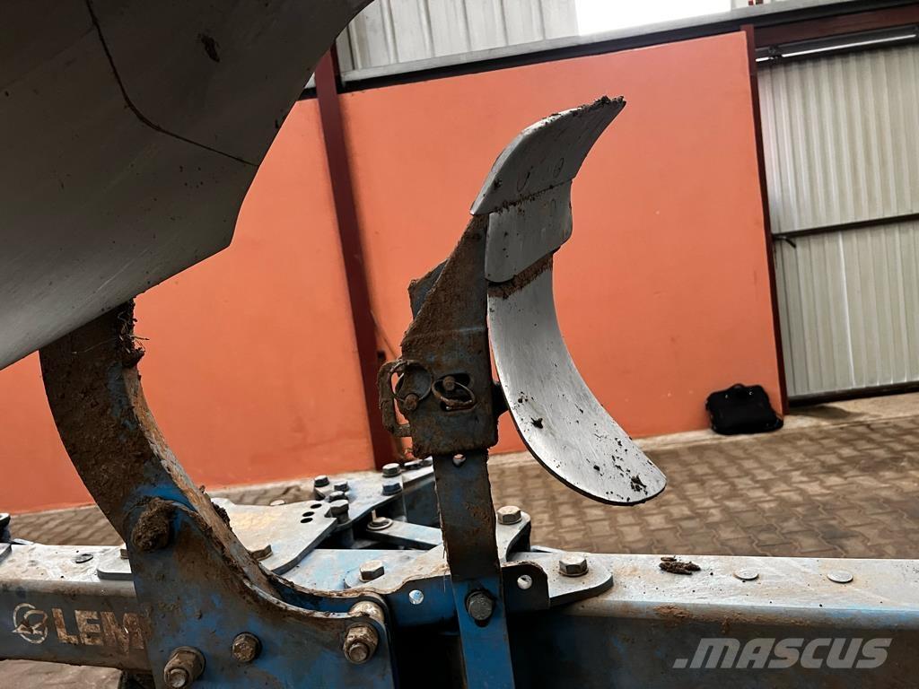 Lemken Juwel 8 傳統犁