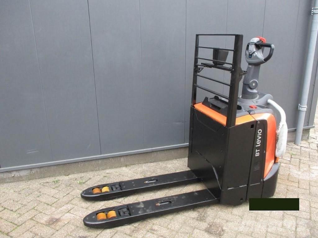 Toyota LPE 200 平台型低架升降機