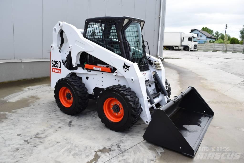 Bobcat S 250 滑移轉向裝載機
