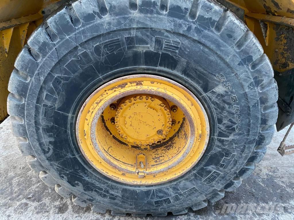 Volvo A 25 D 鉸接式起吊車