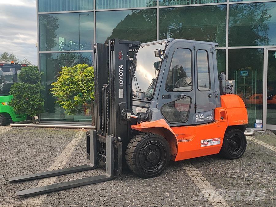 Toyota 02-7FD35 柴油卡車