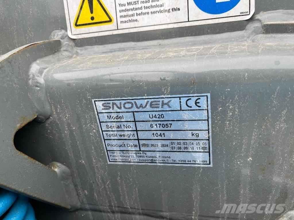 Snowek U420 刮雪板和犁