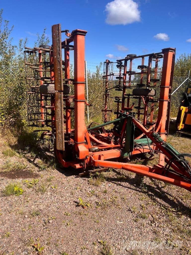 Kverneland Harv 5.4m 耙車