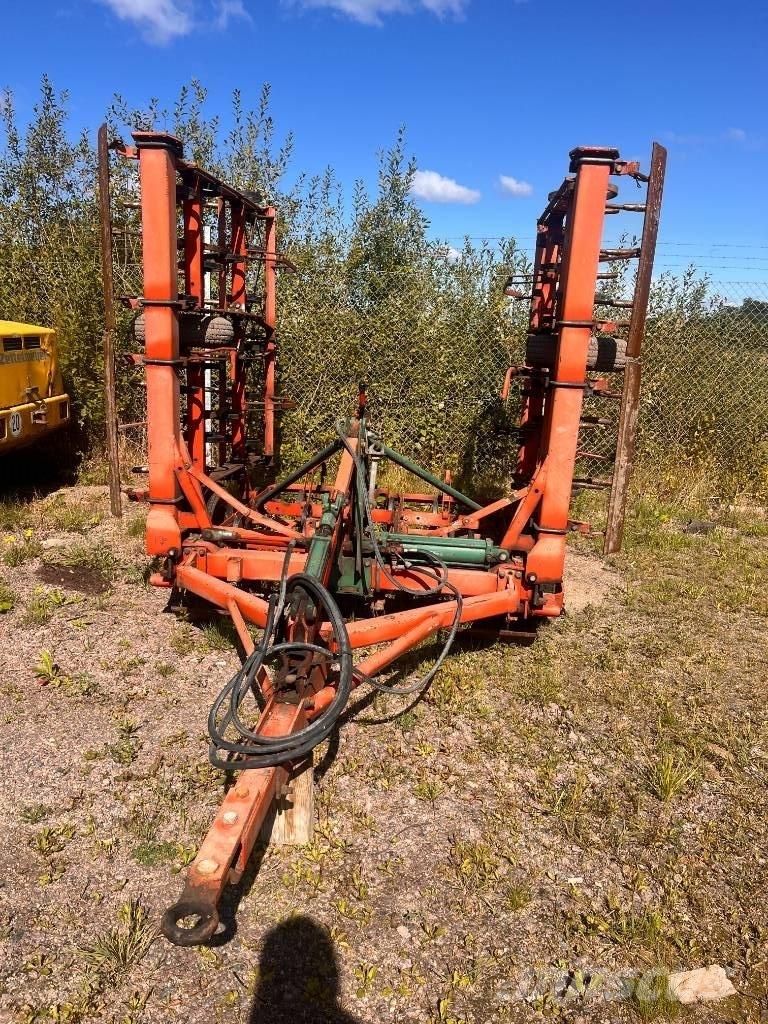Kverneland Harv 5.4m 耙車