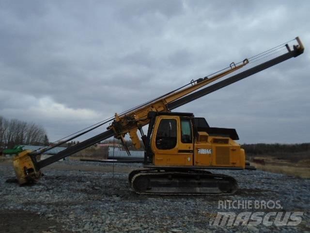 John Deere 200 LC 除枝機