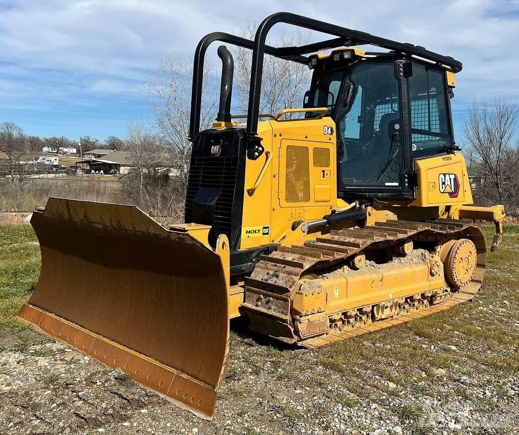 CAT D 4 履帶推土機