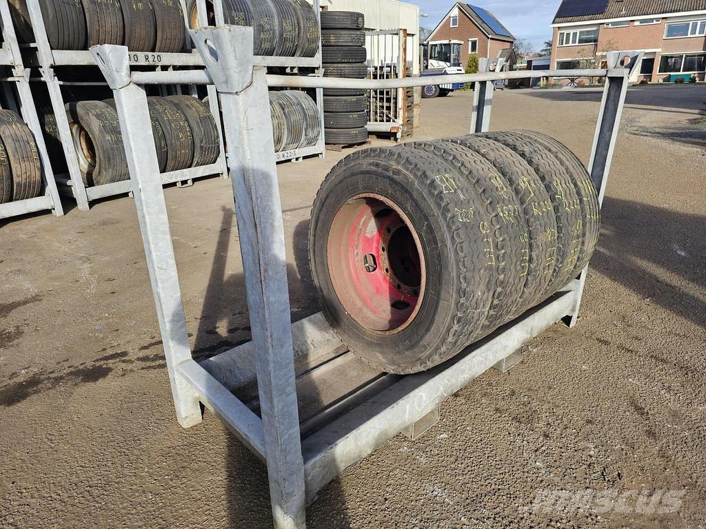 Uniroyal ENERGY 篷布拖車