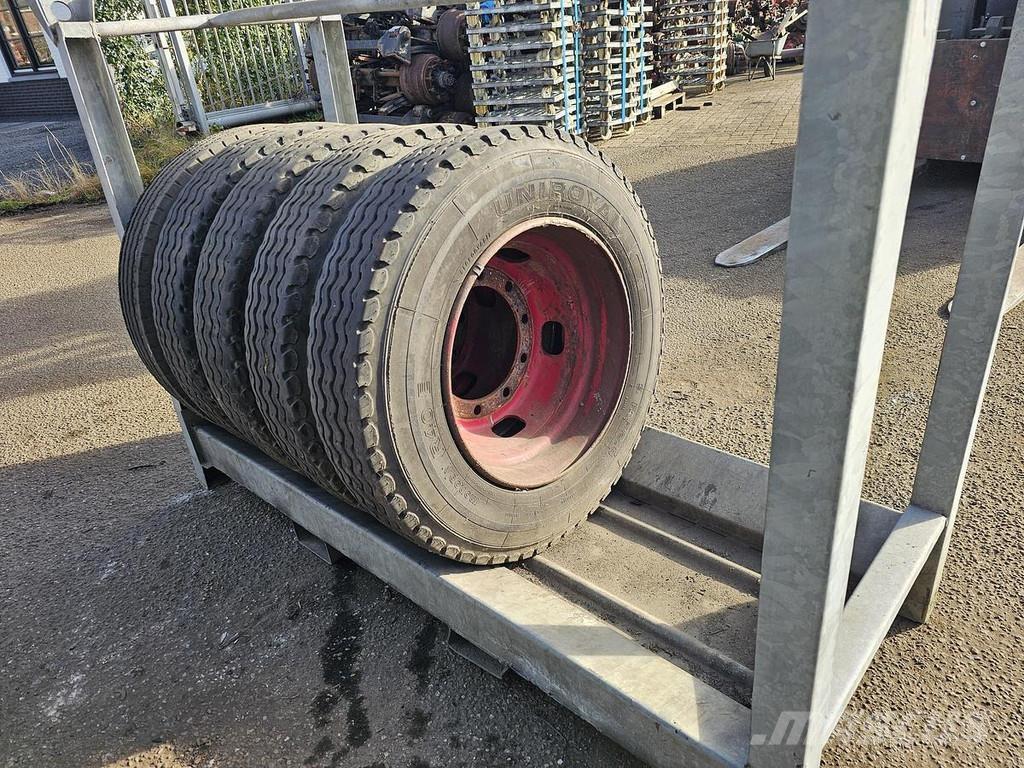 Uniroyal ENERGY 篷布拖車