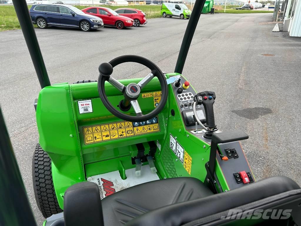 Avant E 527 滑移轉向裝載機