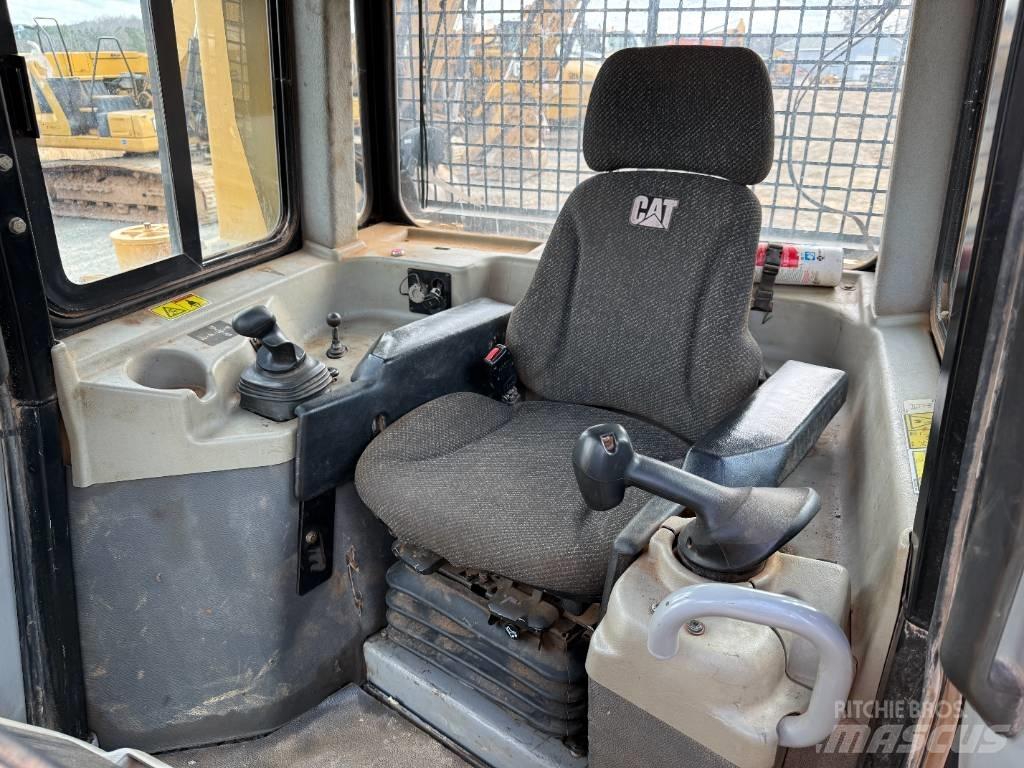 CAT D 6 T XL 履帶推土機