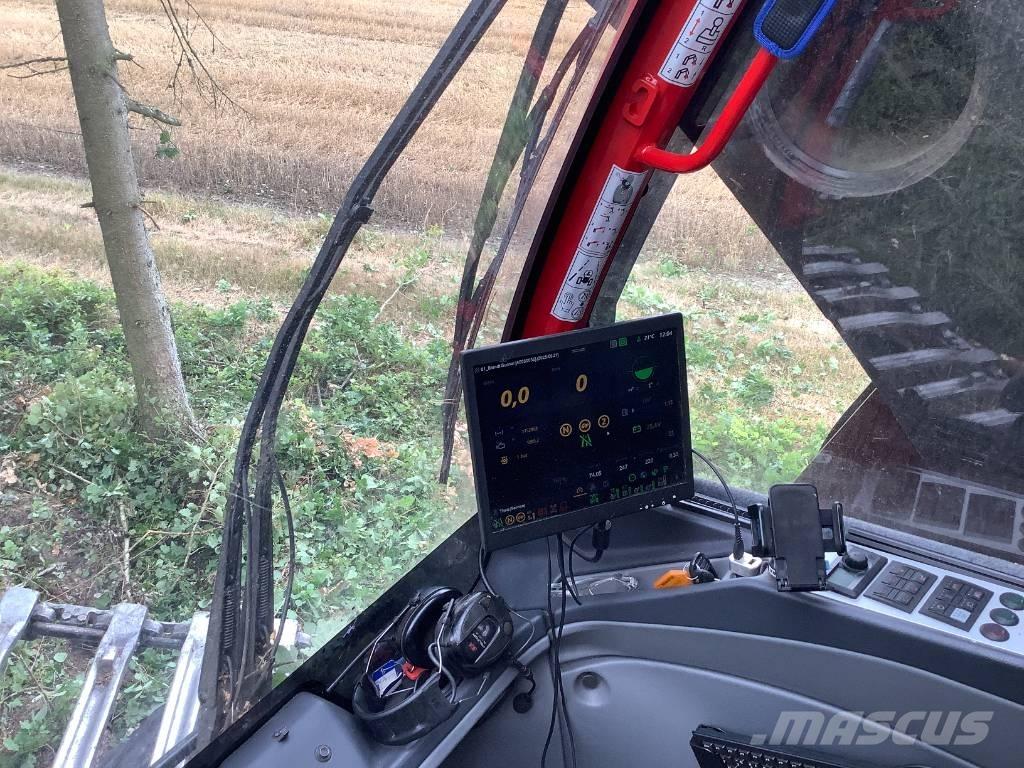 Komatsu 951 收穫機