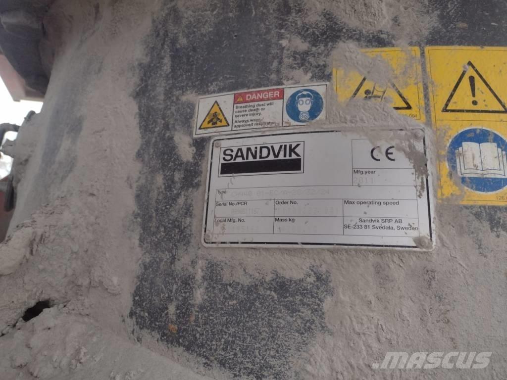 Sandvik UH 450 E 移動式壓碎機