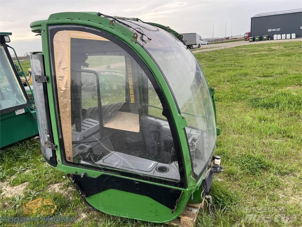 John Deere 1470E 駕駛室與內部