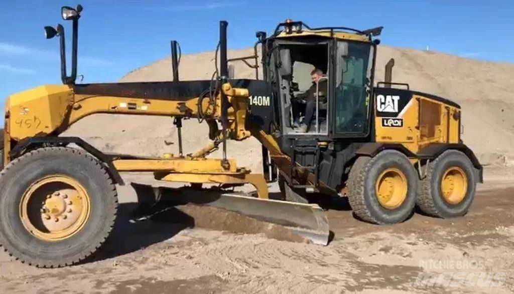 CAT 140M 平土機