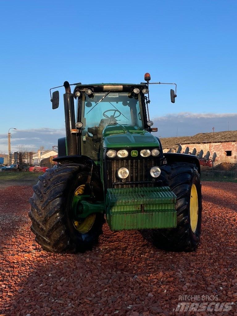 John Deere 8230 曳引機