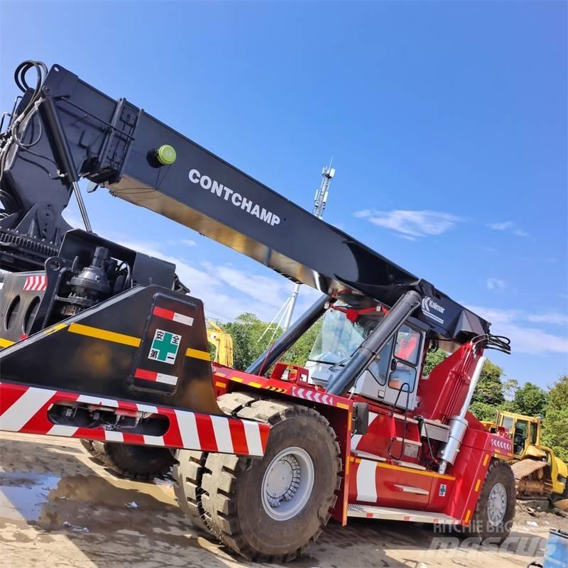Kalmar DRF 450 前伸型堆積機