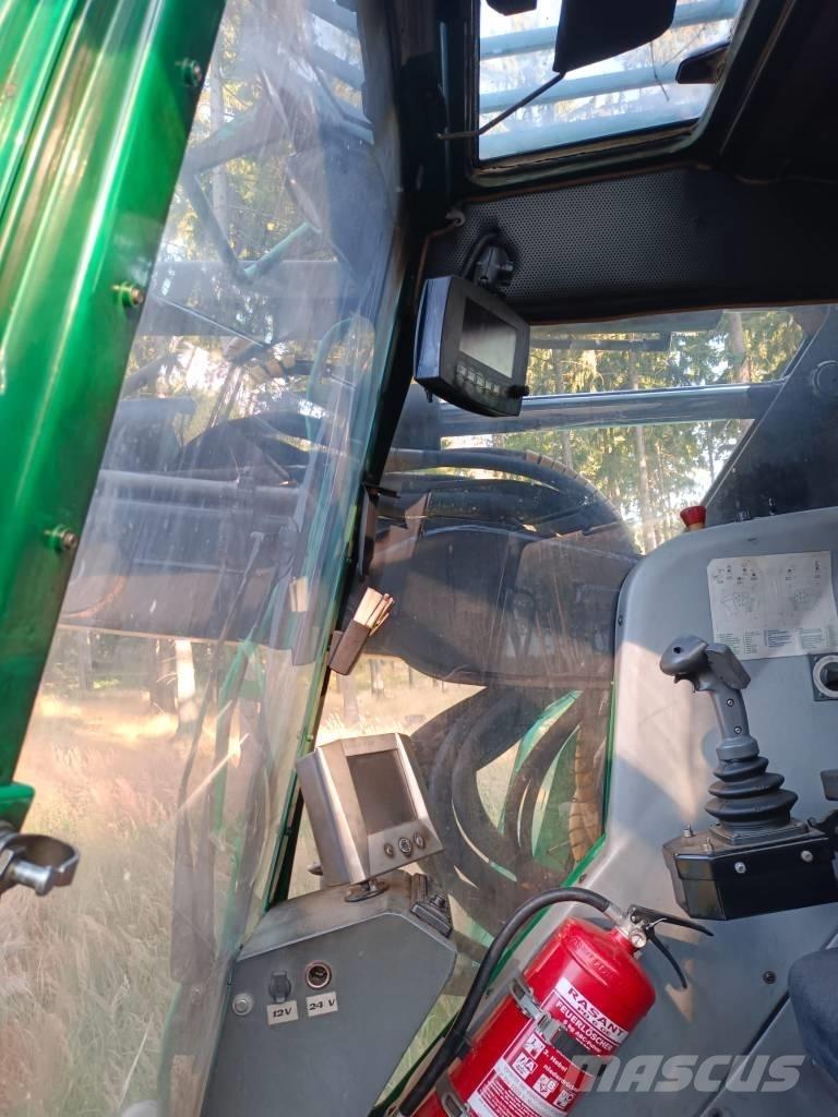 Neuson Forest 132HVT 收穫機