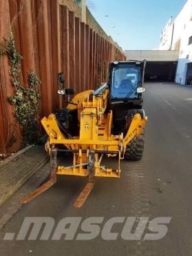 JCB 540-140 伸縮臂操作車