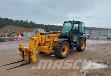 JCB 540-140 伸縮臂操作車