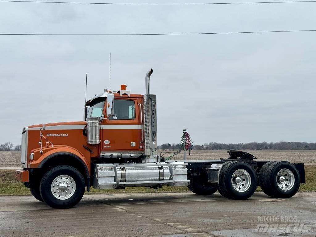 Western Star 4900 曳引機組件