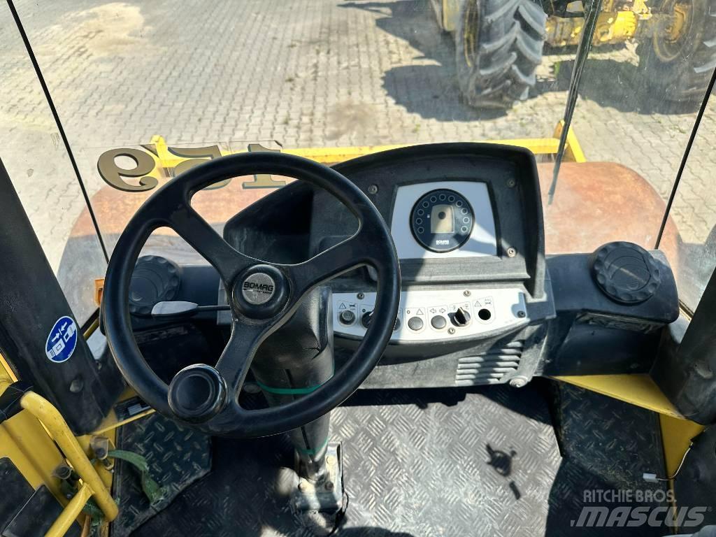 Bomag BW 211 D-4 單輪滾壓機