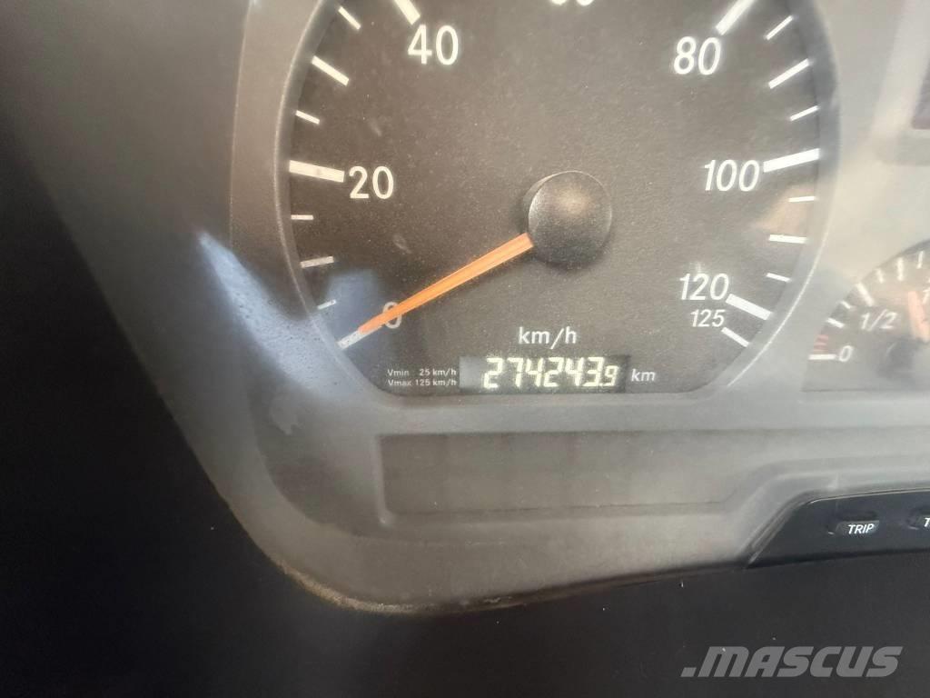 Mercedes-Benz 1833 吊鉤式起重車