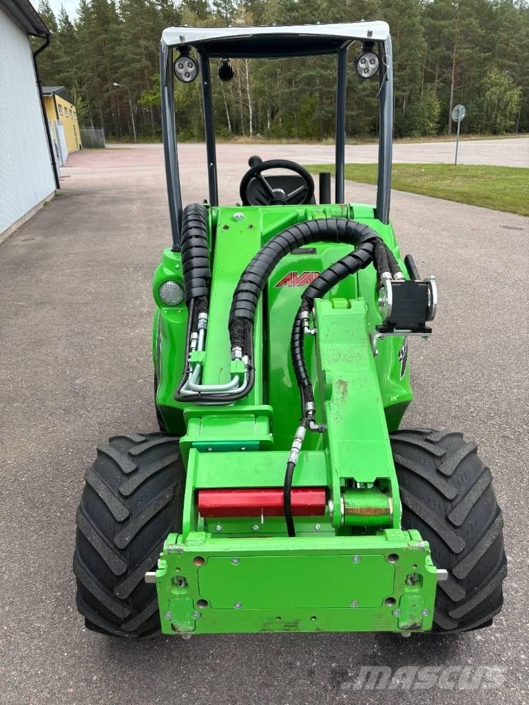 Avant 528 多用途機械