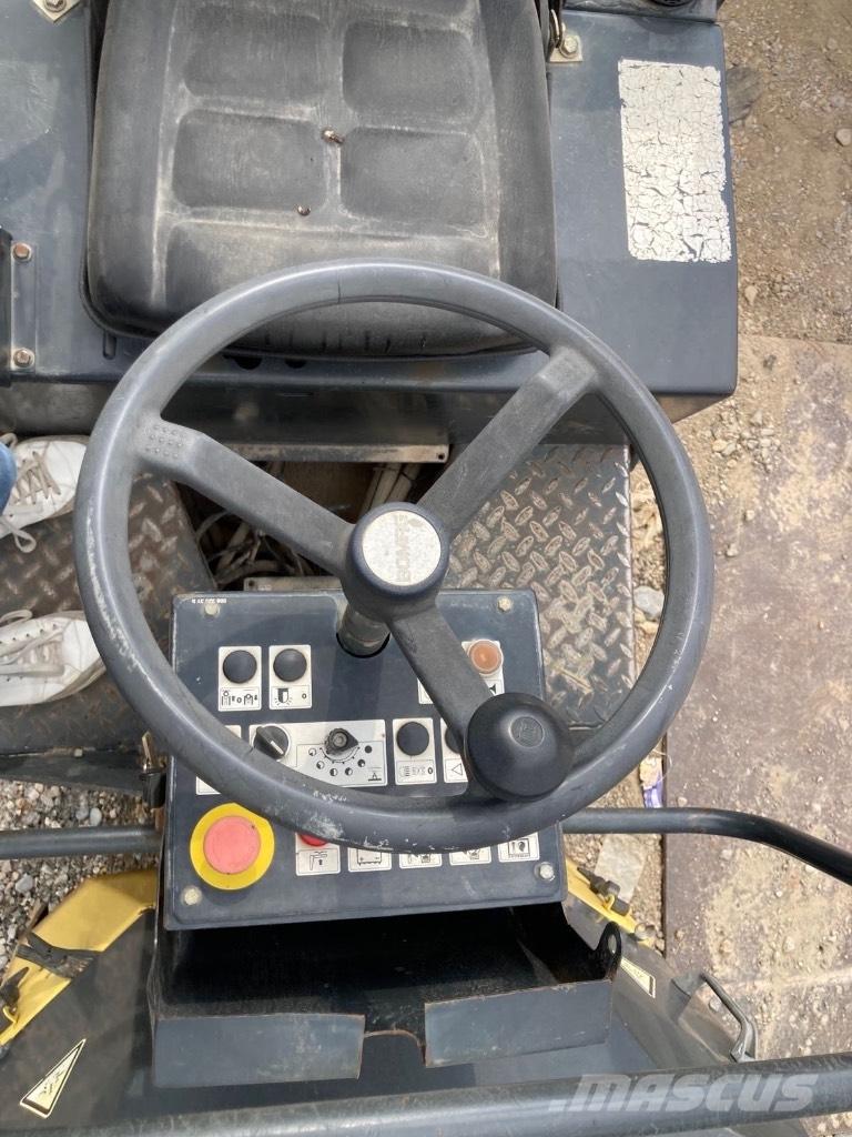 Bomag BW 100 AD-3 雙輪滾壓機