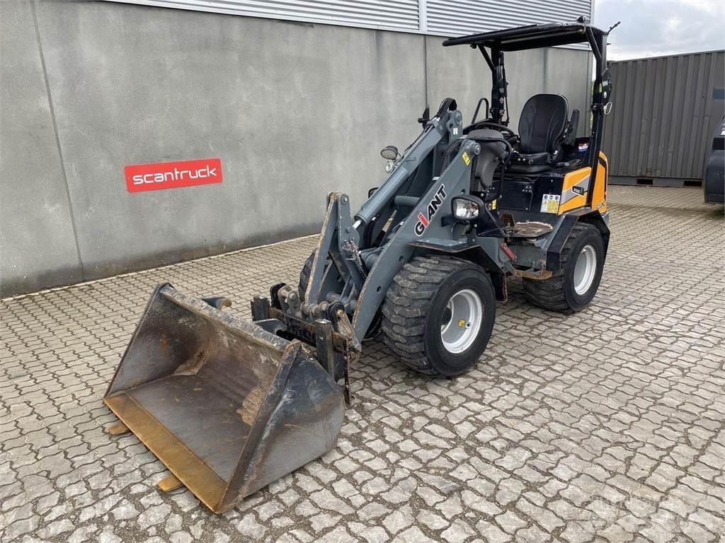 GiANT G2500HD 多功能裝載機