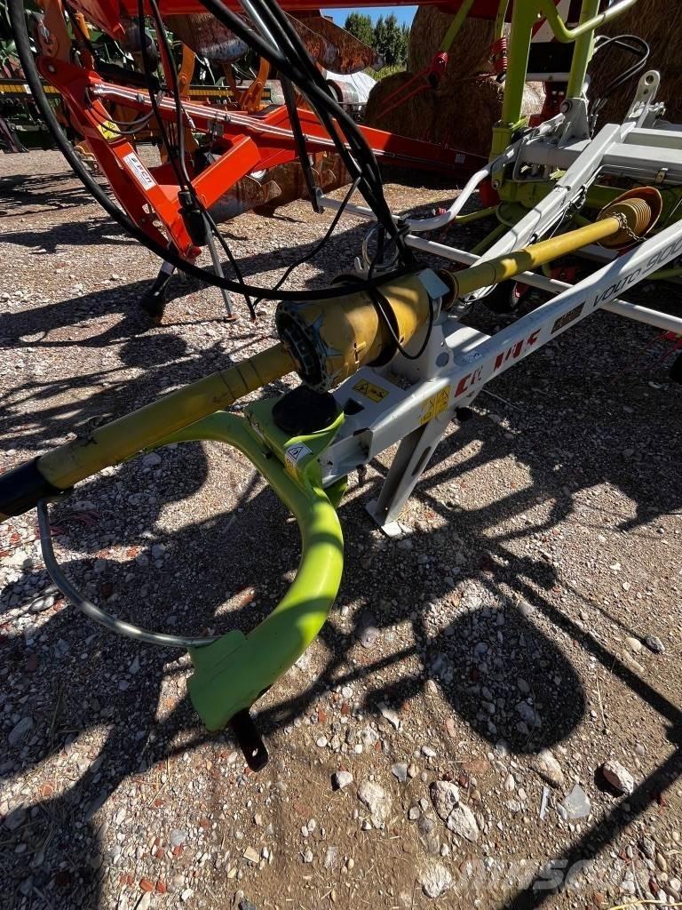 CLAAS Volto 900 T 耙與翻草機
