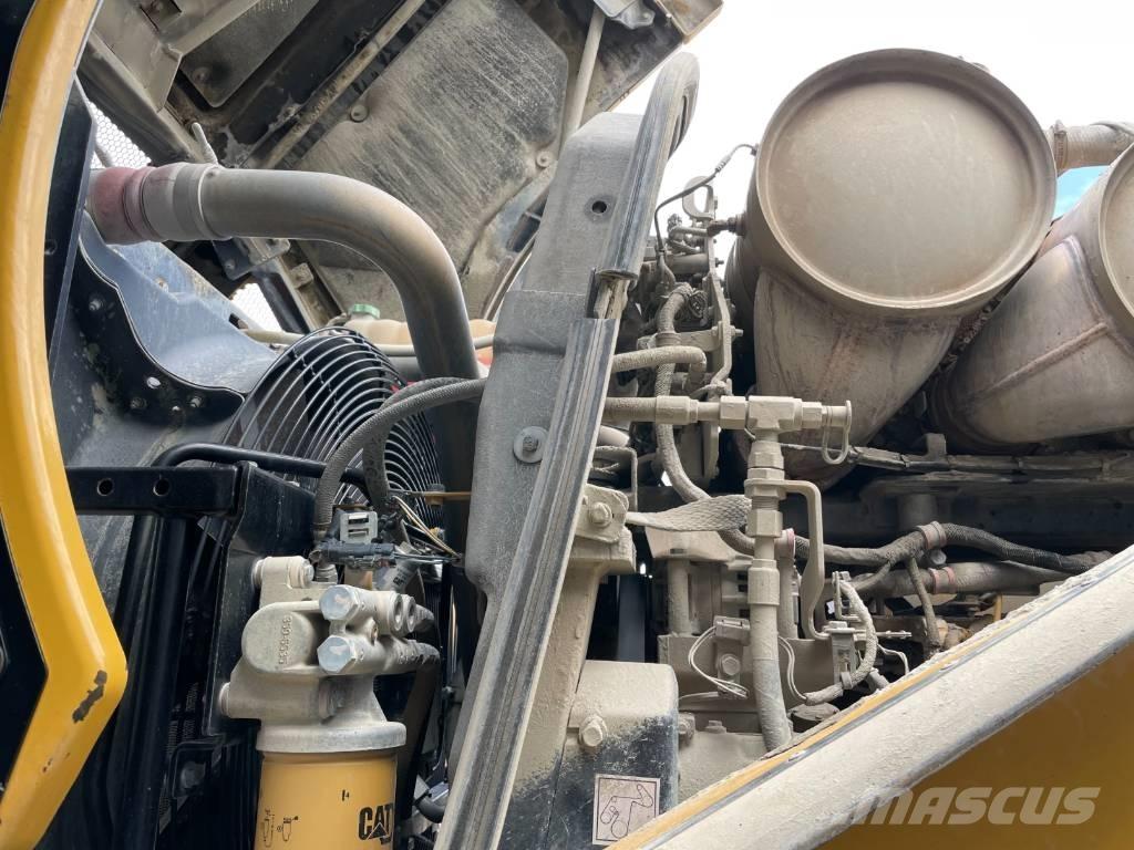 CAT 972M 輪胎式裝載機