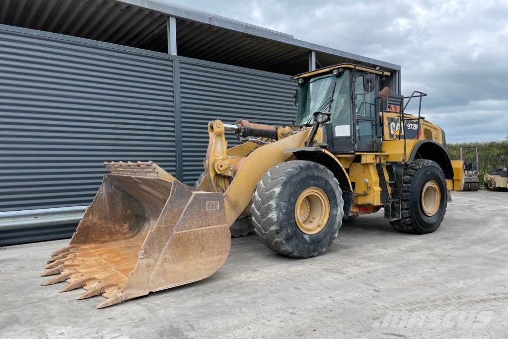 CAT 972M 輪胎式裝載機