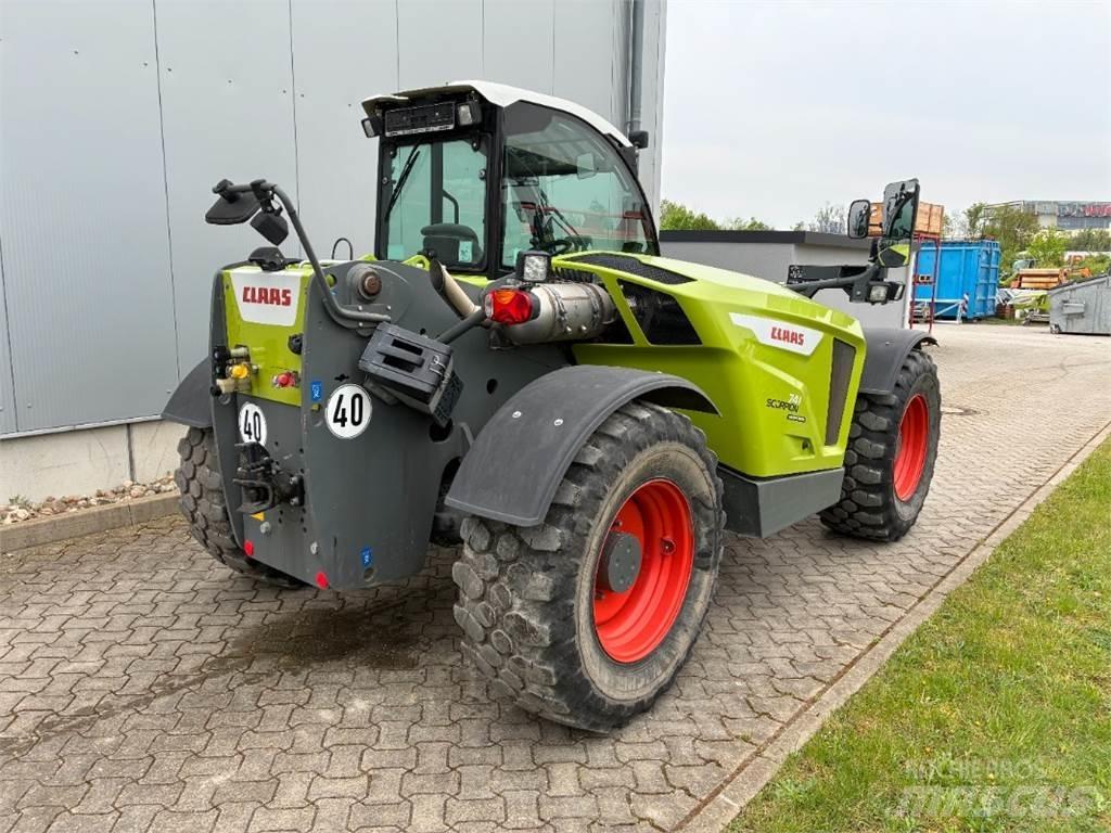 CLAAS Scorpion 741 伸縮臂操作車
