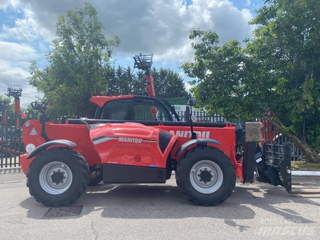 Manitou MT 1440 伸縮臂操作車