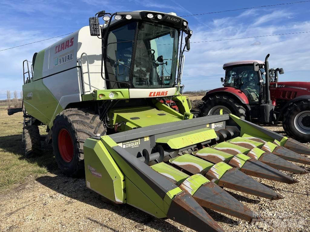 CLAAS Tucano 440 聯合收穫機