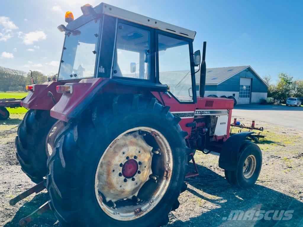 International 1055 曳引機