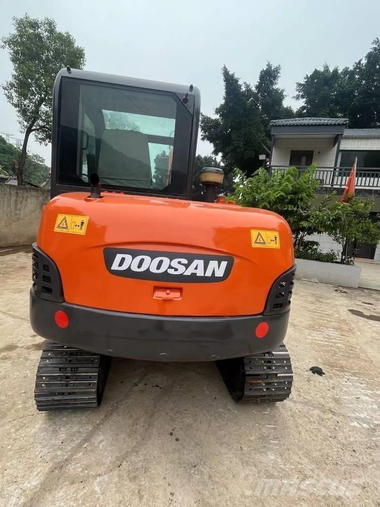 Doosan DH 60-7 小型挖土機/掘鑿機<7t(小型挖掘機)