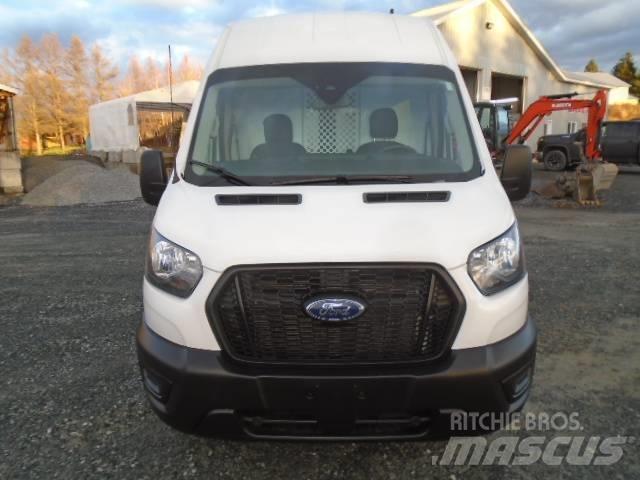 Ford Transit 250 廂式貨物運輸車