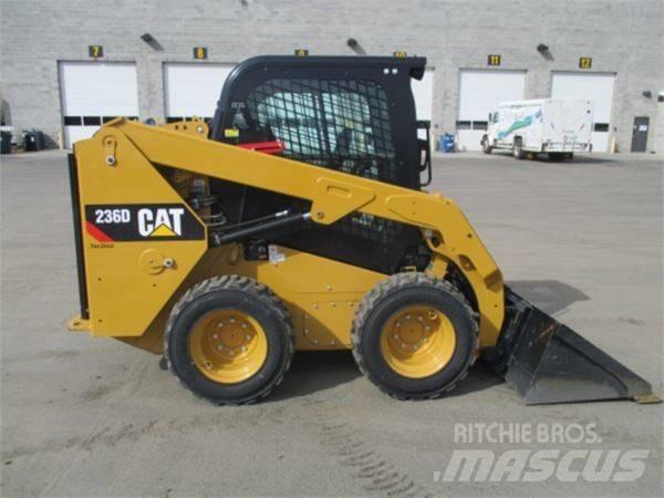 CAT 236 D 滑移轉向裝載機