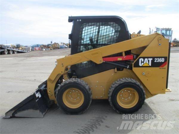 CAT 236 D 滑移轉向裝載機