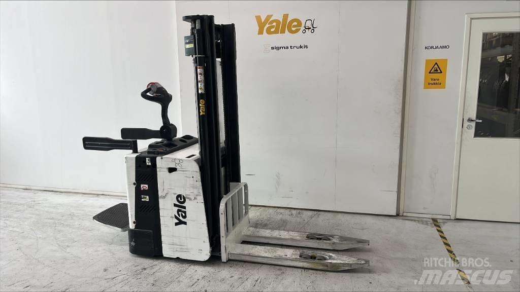 Yale MS15X 自走式堆積機