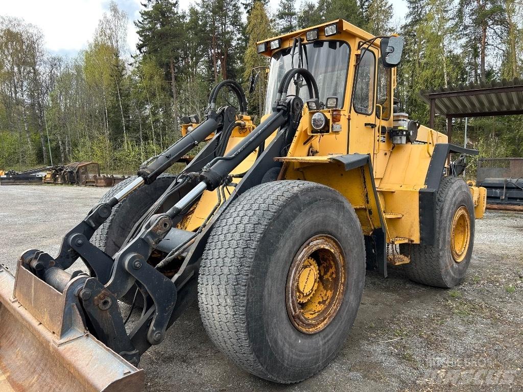 Volvo L 120 輪胎式裝載機