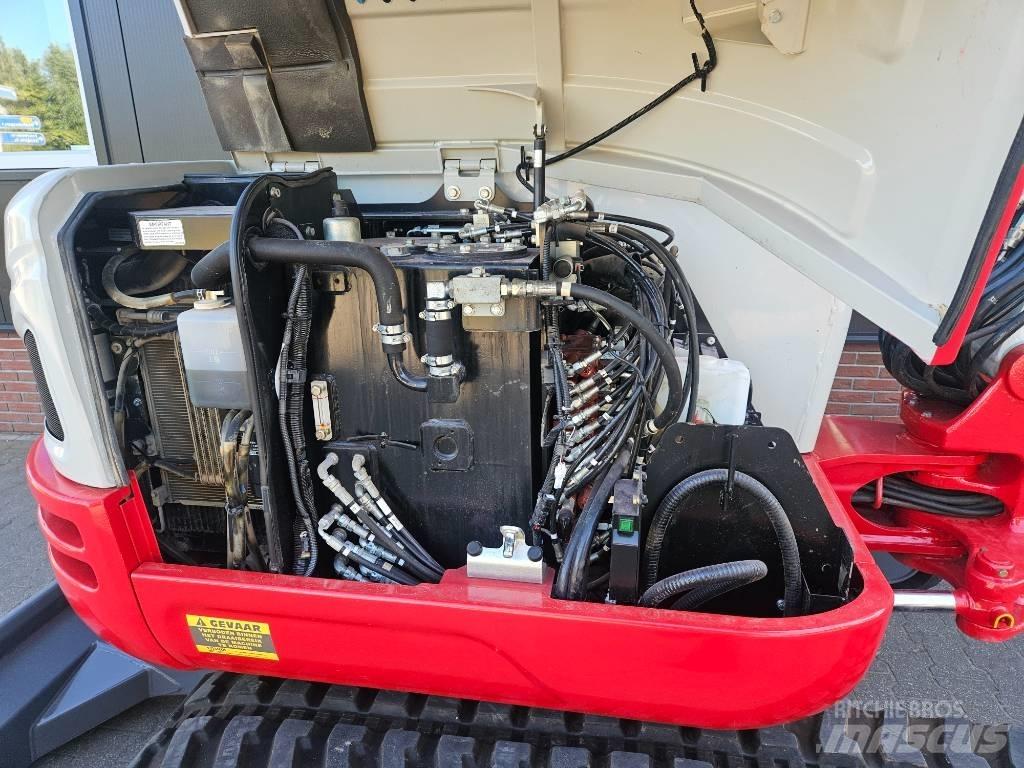 Takeuchi TB 240 小型挖土機/掘鑿機<7t(小型挖掘機)
